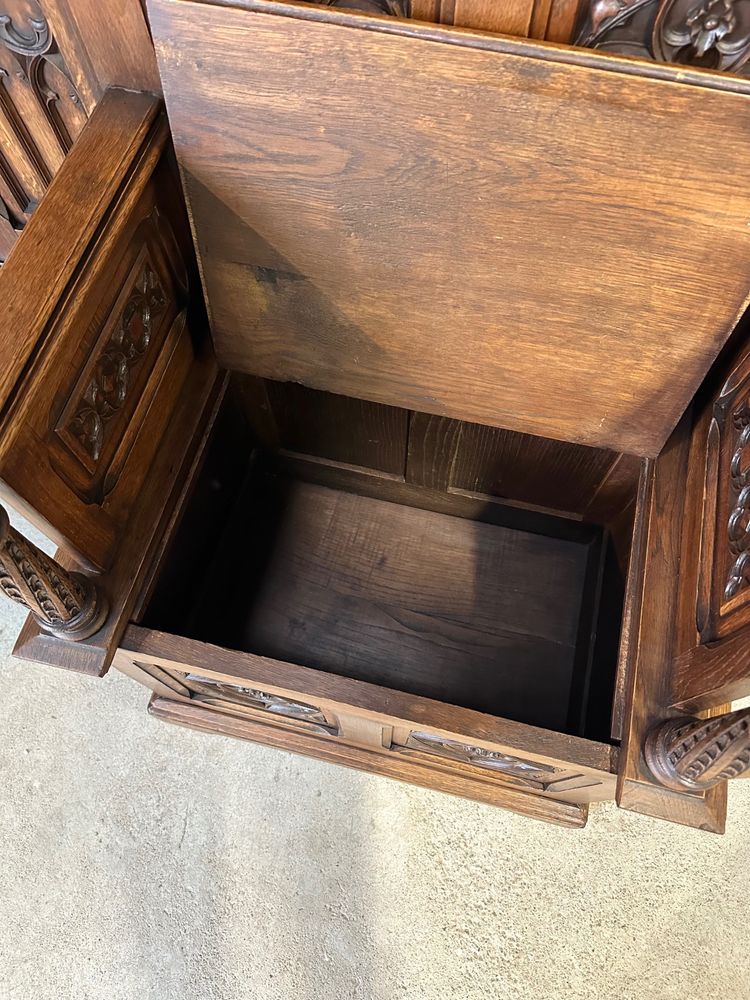 Garderobe im gotischen Stil aus Eiche Epoche 1900