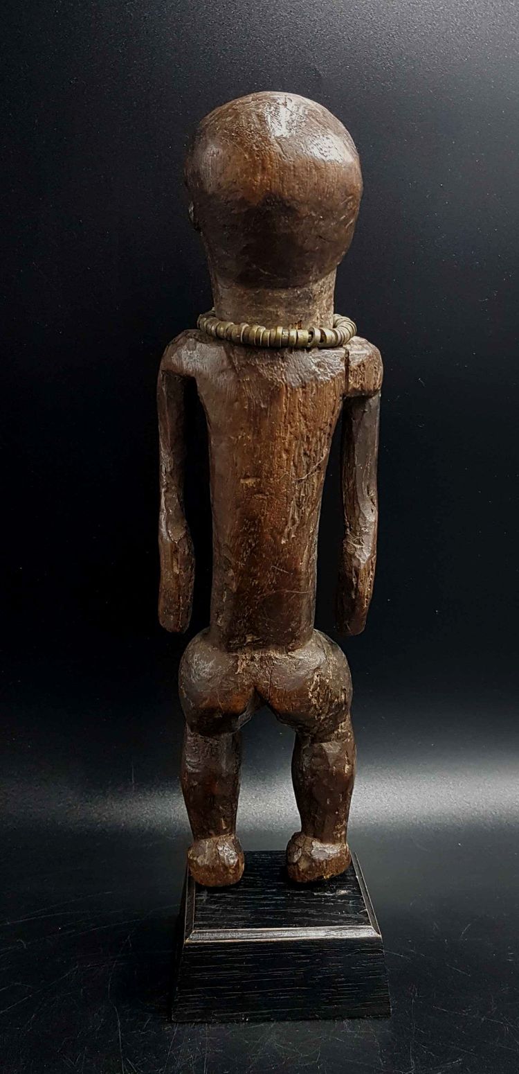 Statue of the Ngbaka people, D.R.C 01