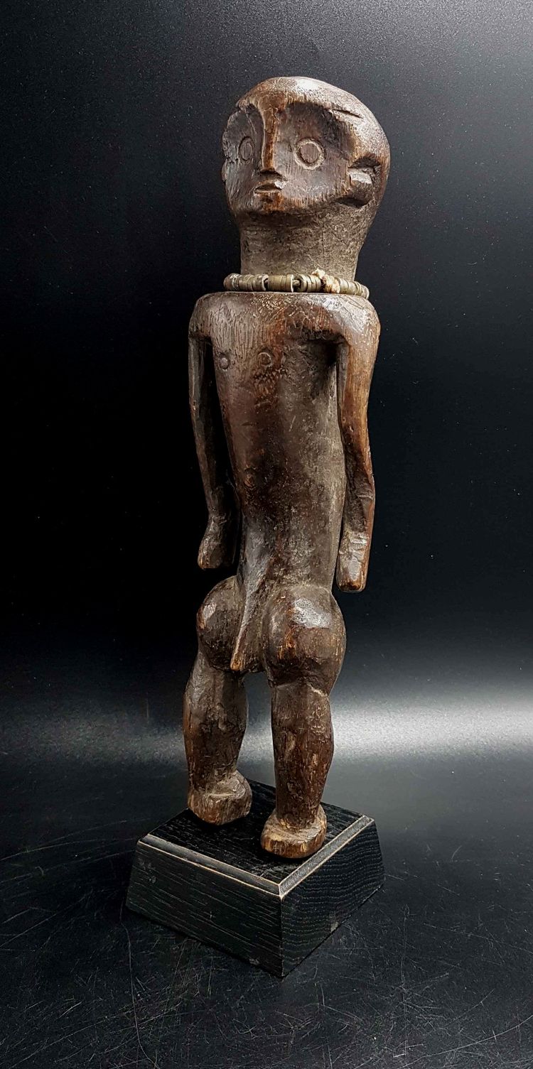 Statue of the Ngbaka people, D.R.C 01