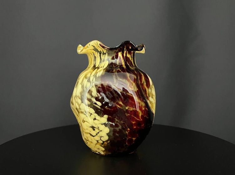 Vase in amber-brown cream blown glass