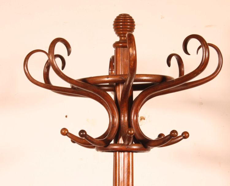 Garderobe Papagei, Jugendstil, genannt Thonet