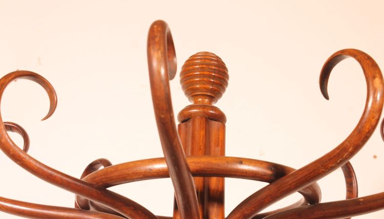 Garderobe Papagei, Jugendstil, genannt Thonet