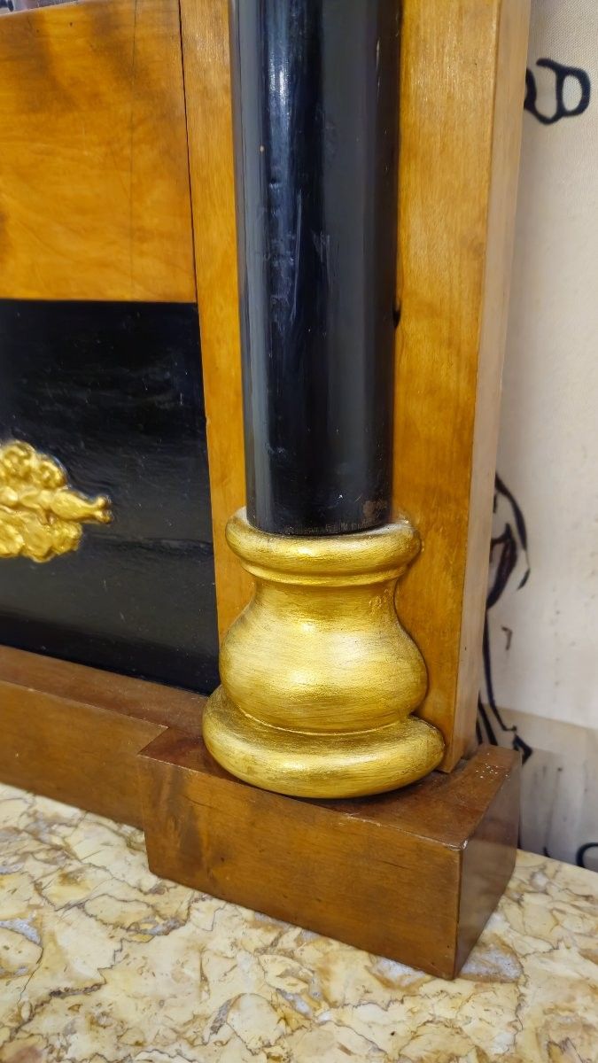 Specchio in legno dorato e annerito di epoca impero - Frontone a conchiglia - XIX secolo