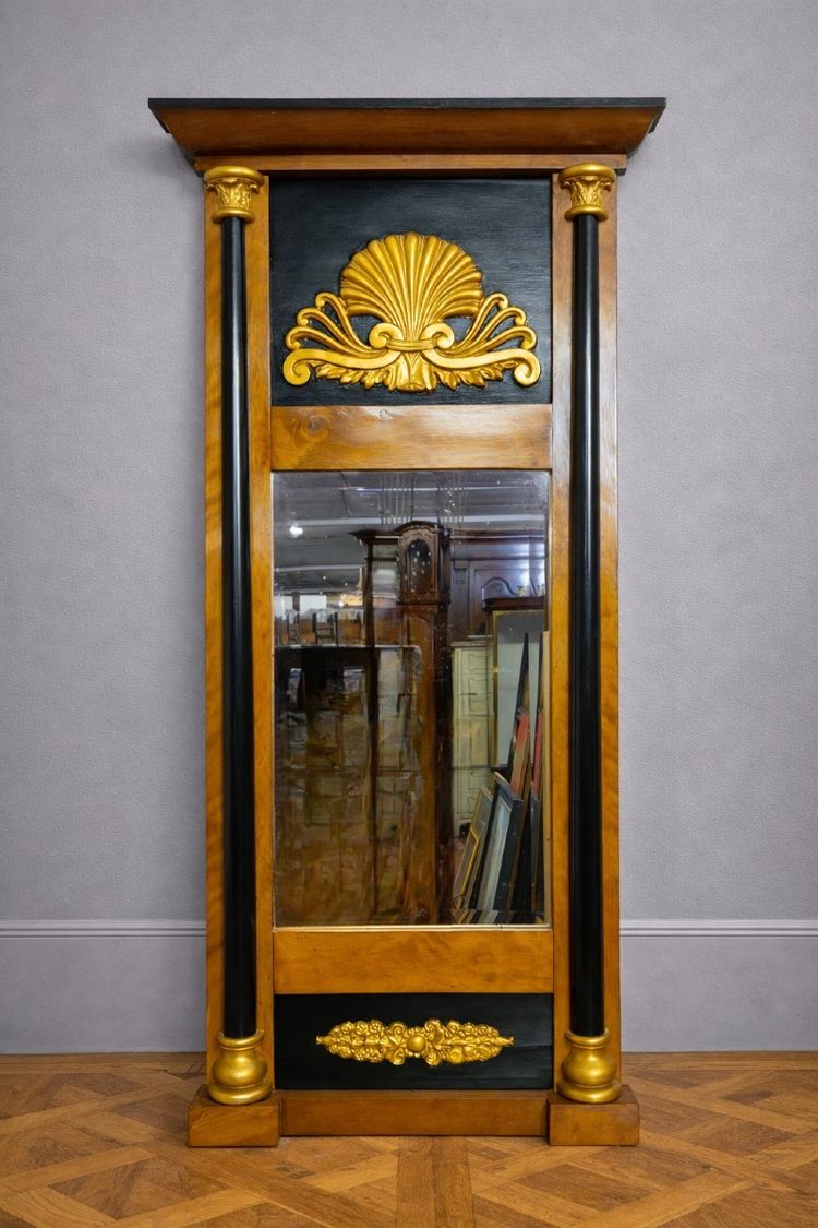 Specchio in legno dorato e annerito di epoca impero - Frontone a conchiglia - XIX secolo