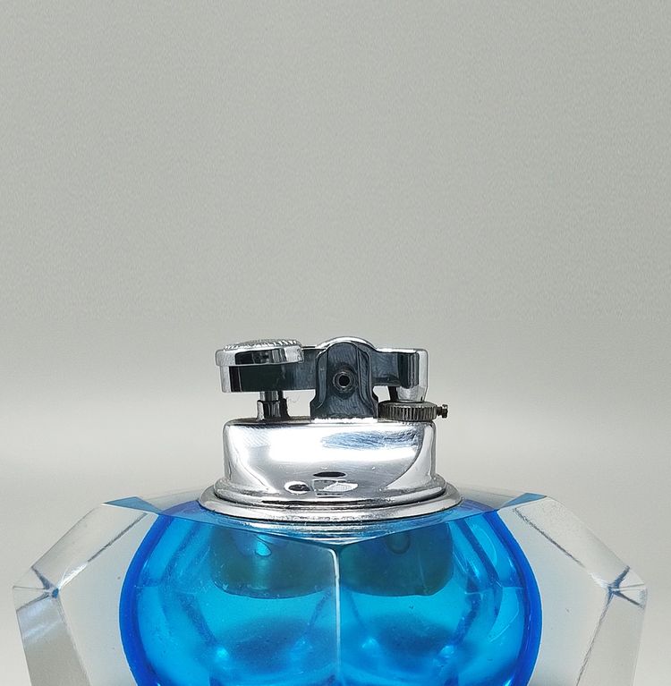 1960er Jahre Atemberaubendes blaues Tischfeuerzeug aus Murano-Sommerglas von Flavio Poli für Seguso