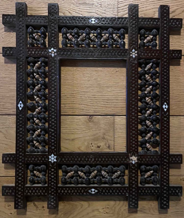 Pendant of orientalist frames (end of XIX°) moucharabieh with inlays