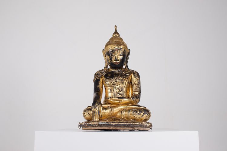 Buddha Shan in Bhumisparsha Mudra, Birmania