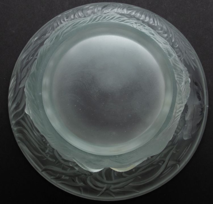 INWALD Joseph/BAROLAC.  Vase vie marine a décor de fonds marins et poissons