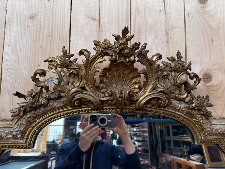 Specchiera Napoleone III in legno e stucco dorato