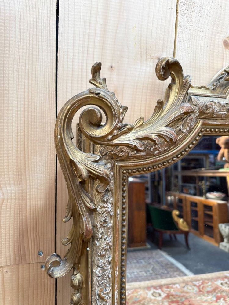 Specchiera Napoleone III in legno e stucco dorato