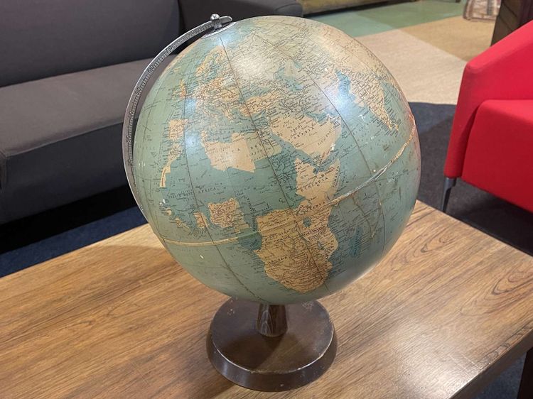 English Philip's Challenge globe from 1958