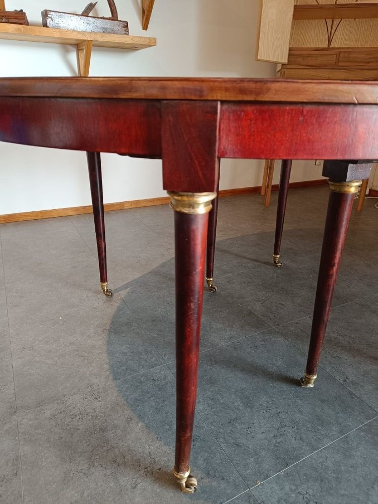 Table de salle à manger, à bandeau, à 6 pieds en acajou massif et placage acajou Epoque Restauration