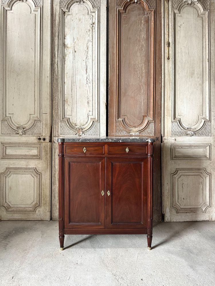 Piccola credenza in stile Luigi XVI