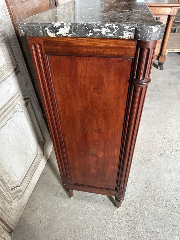 Piccola credenza in stile Luigi XVI