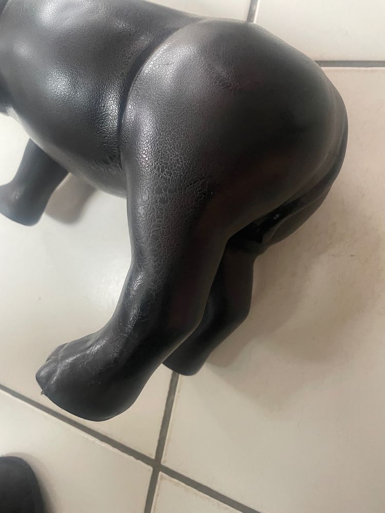 Rhinocéros sculpture 