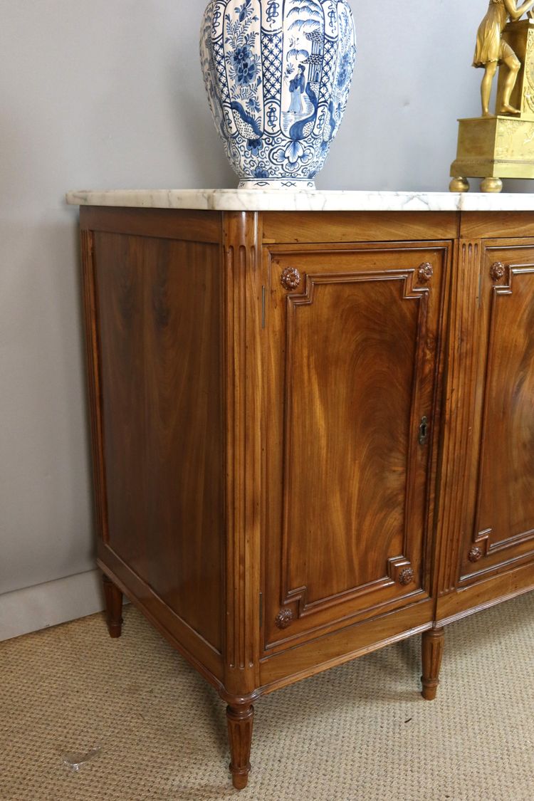 Sideboard aus der Zeit Ludwigs XVI., gestempelt Dester