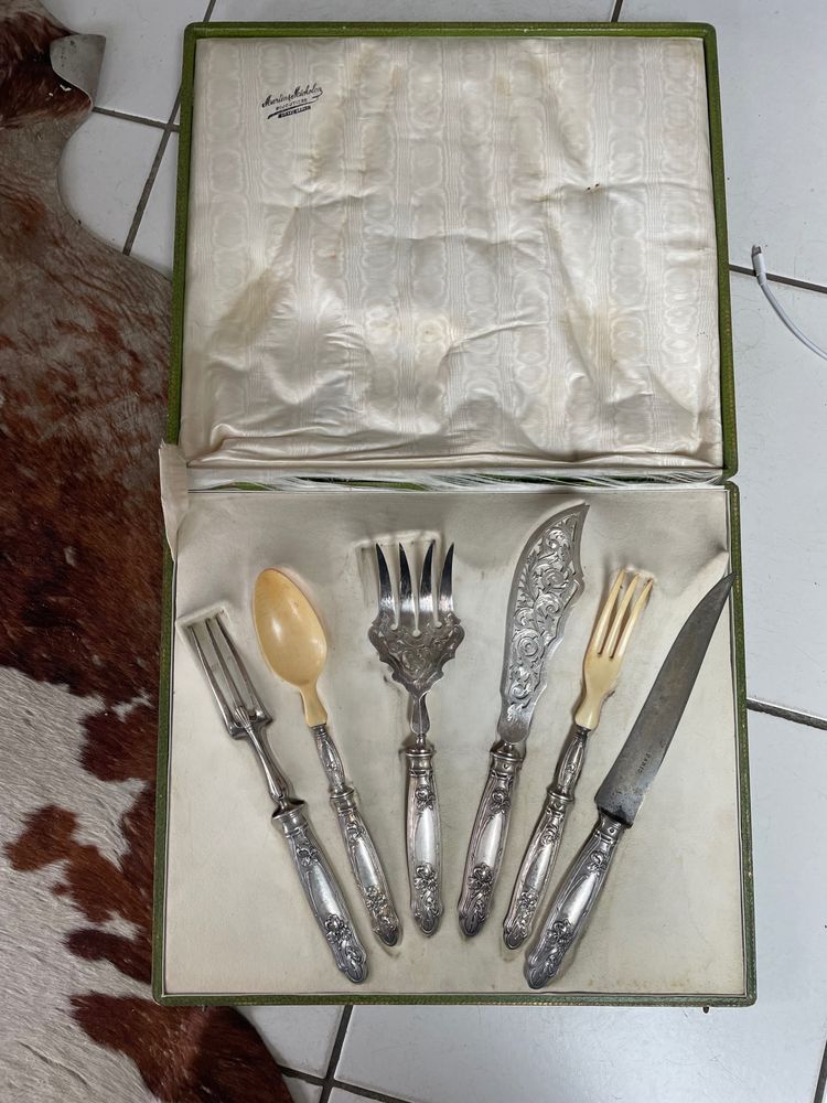 Silver set