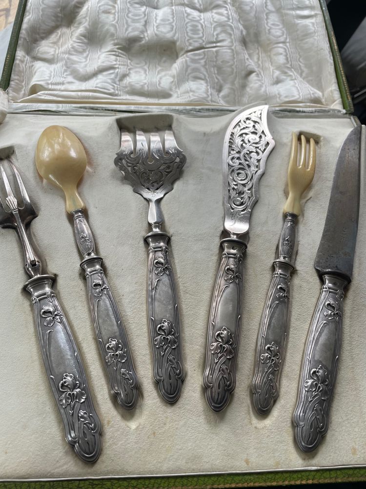 Silver set