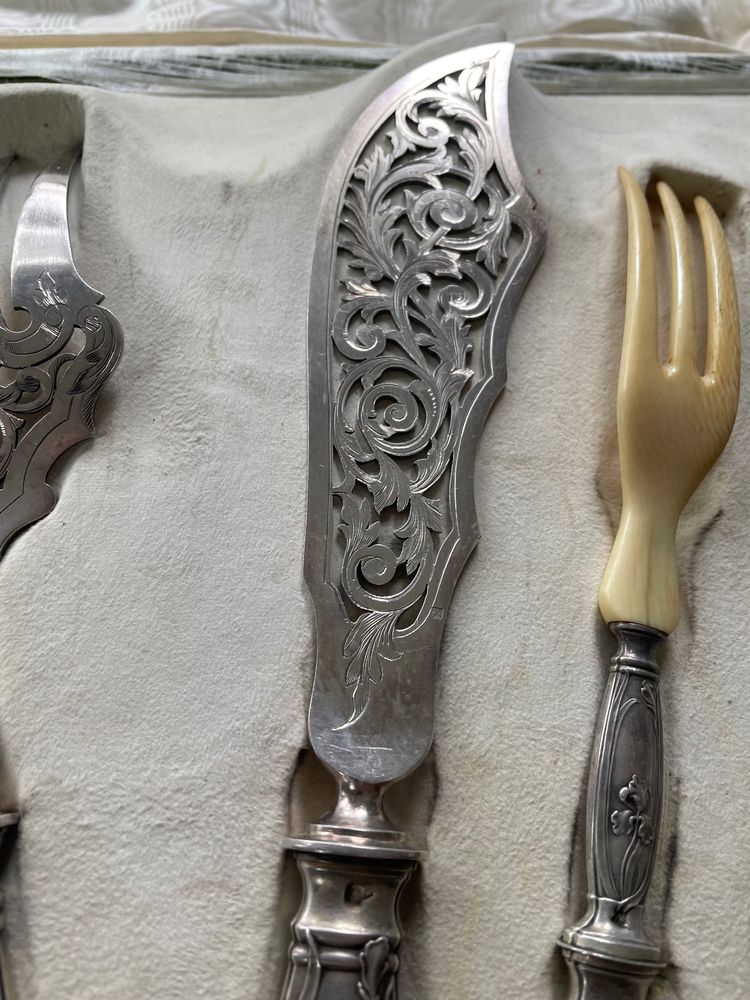 Silver set