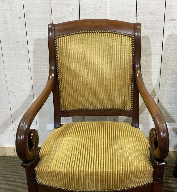 Paire de fauteuils à crosses 19ème en acajou