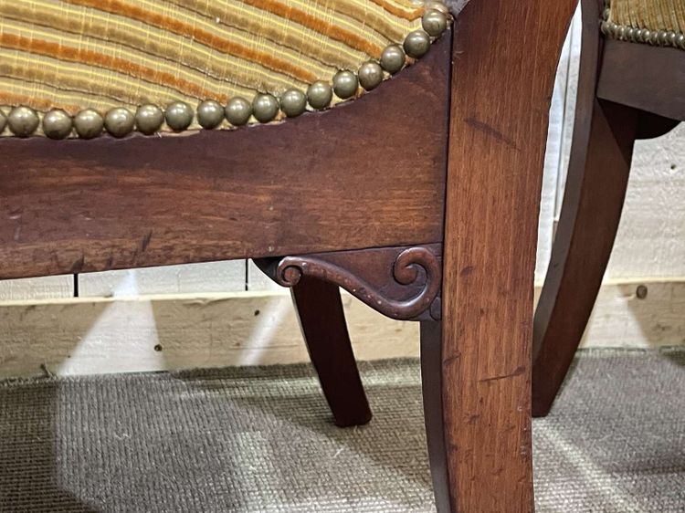 Paire de fauteuils à crosses 19ème en acajou