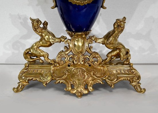 Important Gilded Bronze Mantel Set, Louis XVI style - 20th century