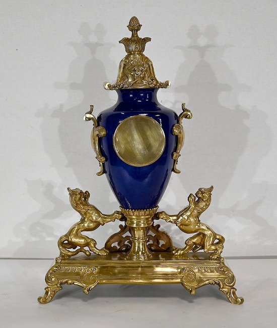 Important Gilded Bronze Mantel Set, Louis XVI style - 20th century