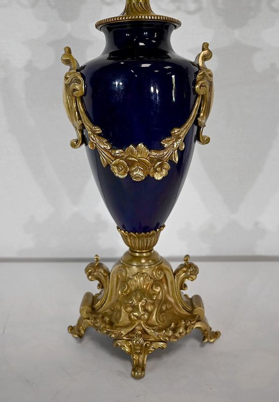 Important Gilded Bronze Mantel Set, Louis XVI style - 20th century