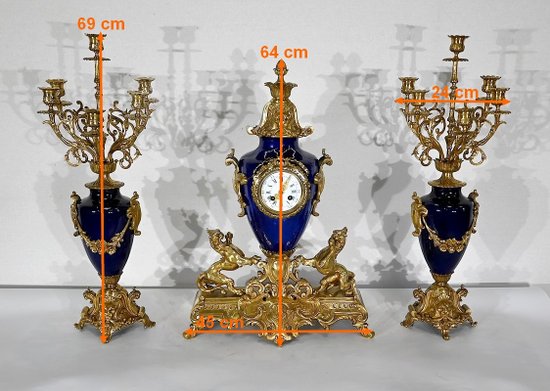 Important Gilded Bronze Mantel Set, Louis XVI style - 20th century