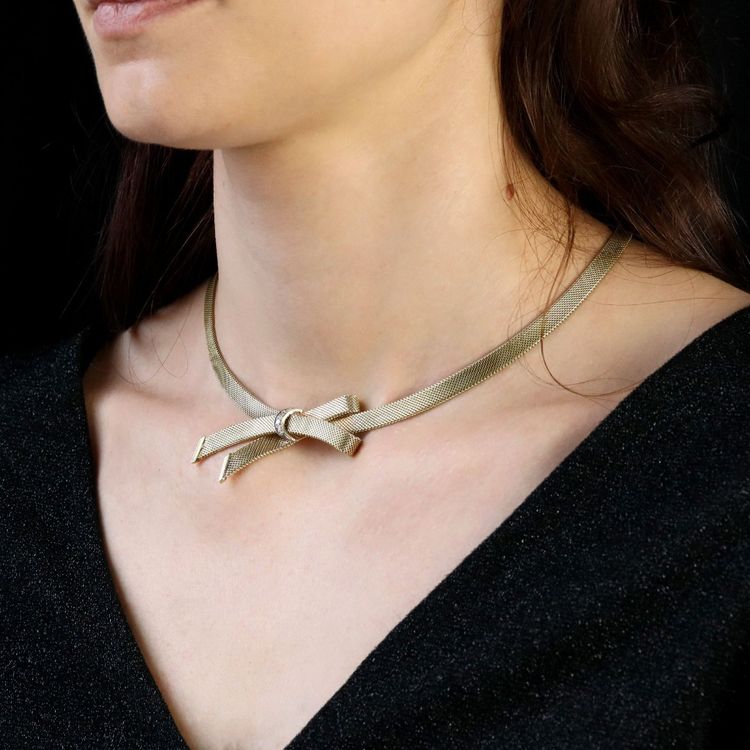 Yellow Gold Ribbon Necklace With Diamonds