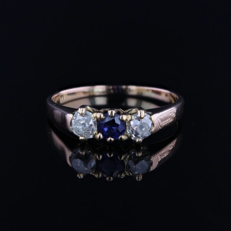 Bague ancienne jarretière saphir diamants