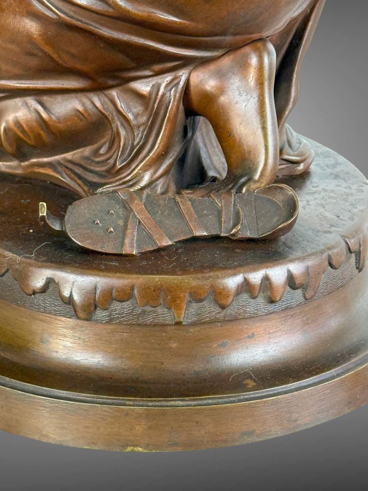 SCULPTURE EN BRONZE SIGNÉ DE ÉMILE LAURENT 1832 / 1898 REPRÉSENTANT UNE FEMME