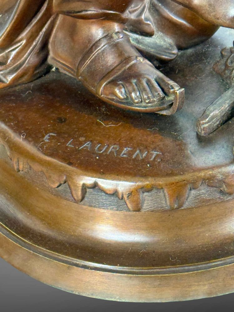 SCULPTURE EN BRONZE SIGNÉ DE ÉMILE LAURENT 1832 / 1898 REPRÉSENTANT UNE FEMME