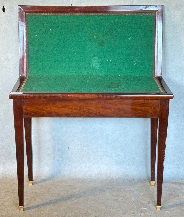 Mahagoni-Spieltisch