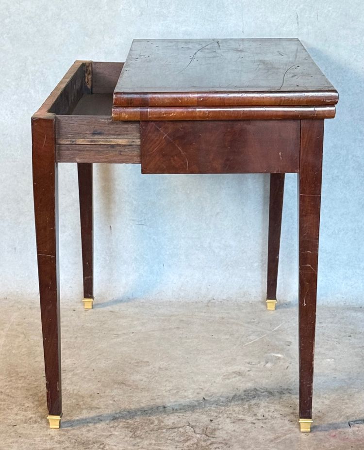 Mahagoni-Spieltisch