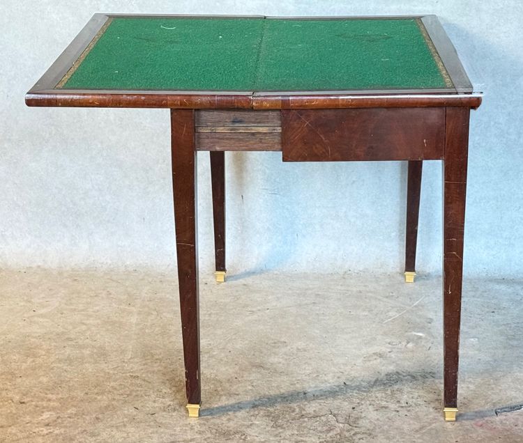 Mahagoni-Spieltisch