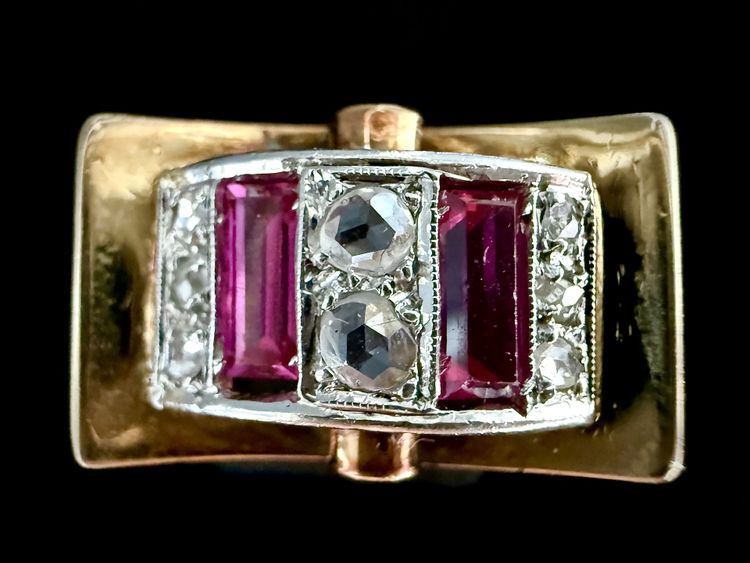 Anello a nodo in oro giallo e bianco con diamanti taglio rosa e rubini