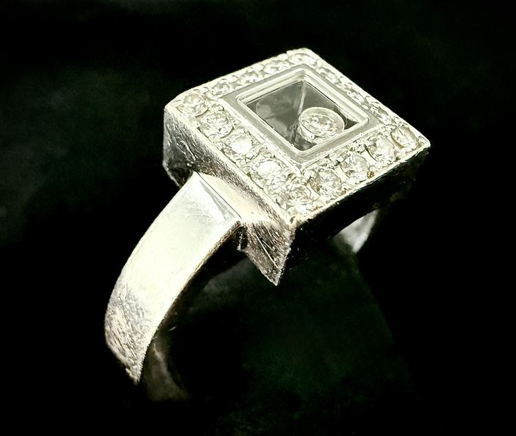 Anello Chopard, collezione Happy Diamonds