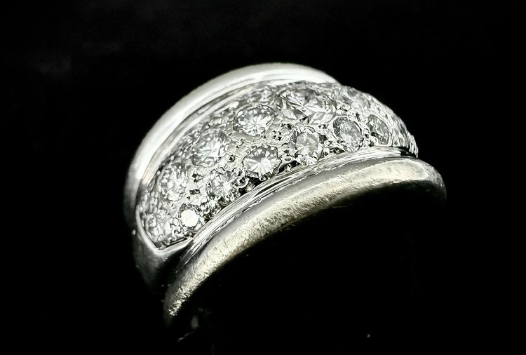 Bague Dôme sertie de 1,53 carats de brillants