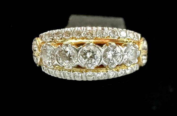 Bague or jaune sertie de 1 carat de brillants