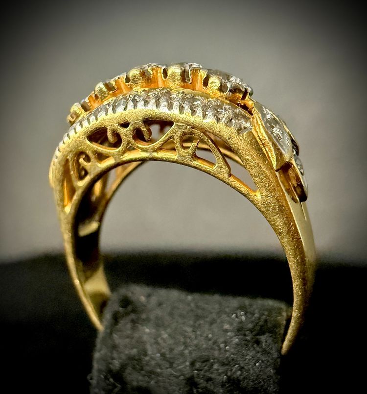 Bague or jaune sertie de 1 carat de brillants