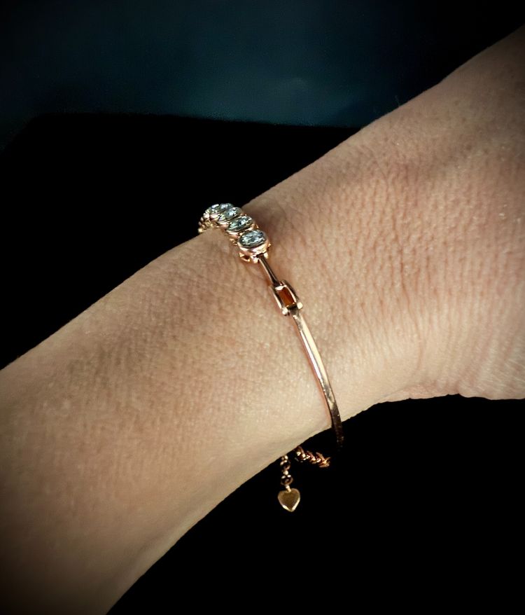 Bracciale in oro rosa con 11 diamanti