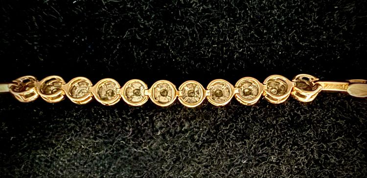 Bracciale in oro rosa con 11 diamanti