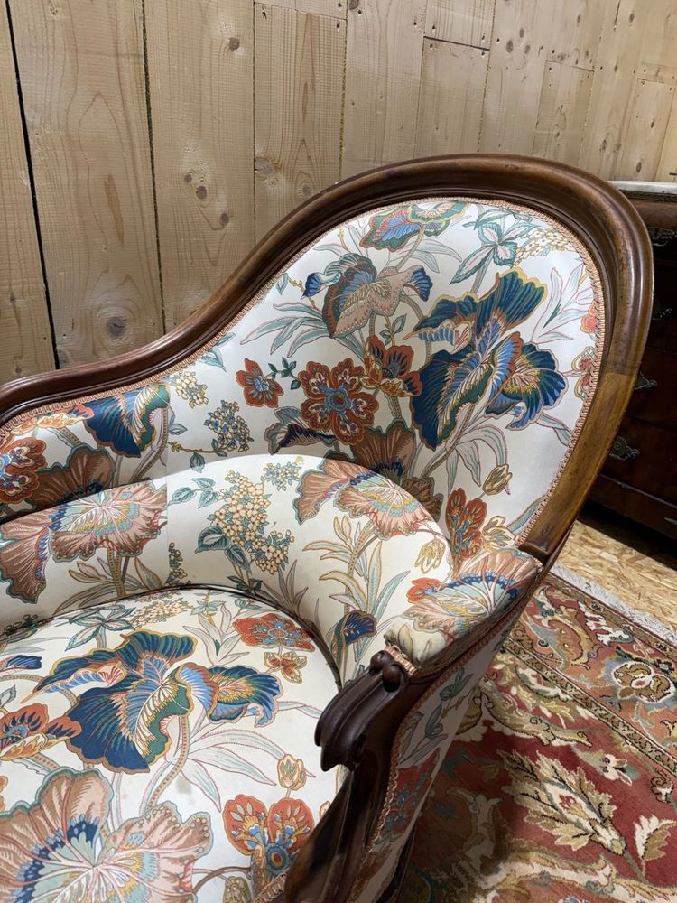 Louis Philippe daybed in carved walnut