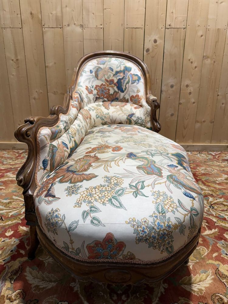 Louis Philippe daybed in carved walnut