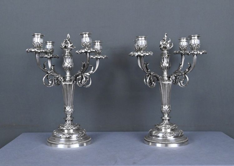 Paire de Candélabres en Bronze Argenté, style Louis XVI – Fin XIXe