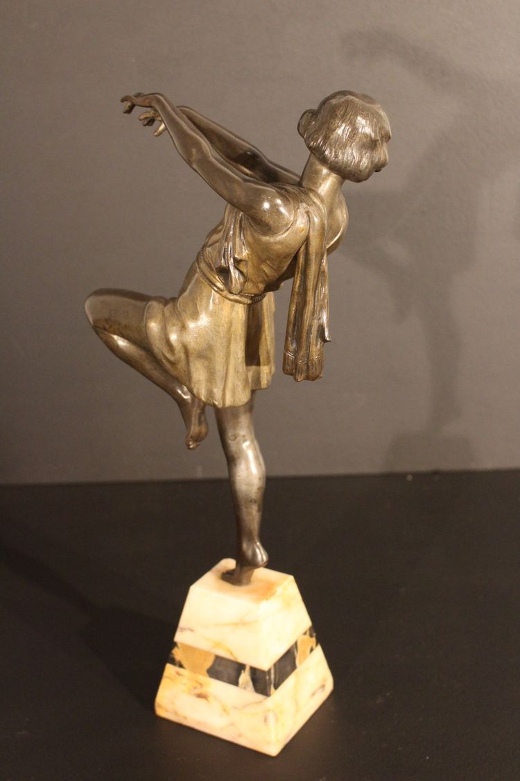 Art Deco sculpture