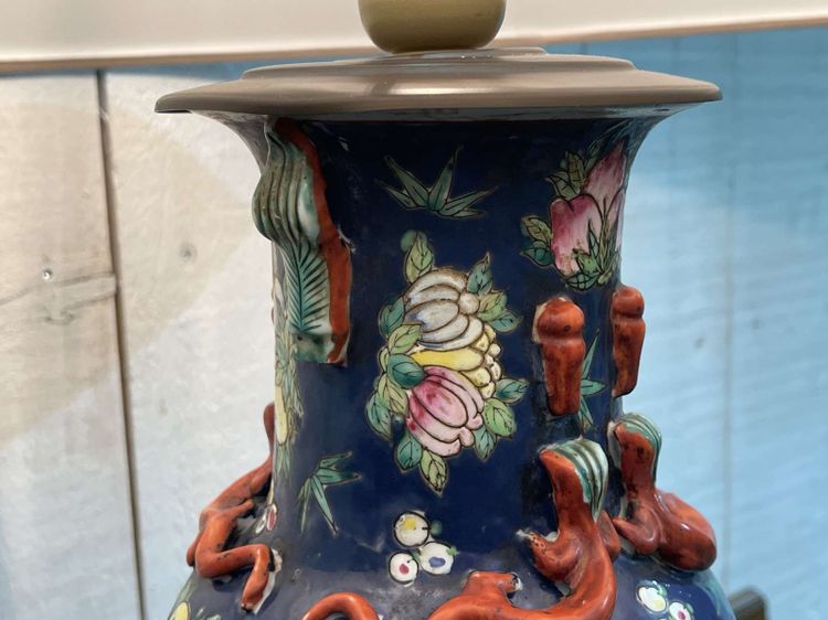 Early 20th century Chinese porcelain lamp