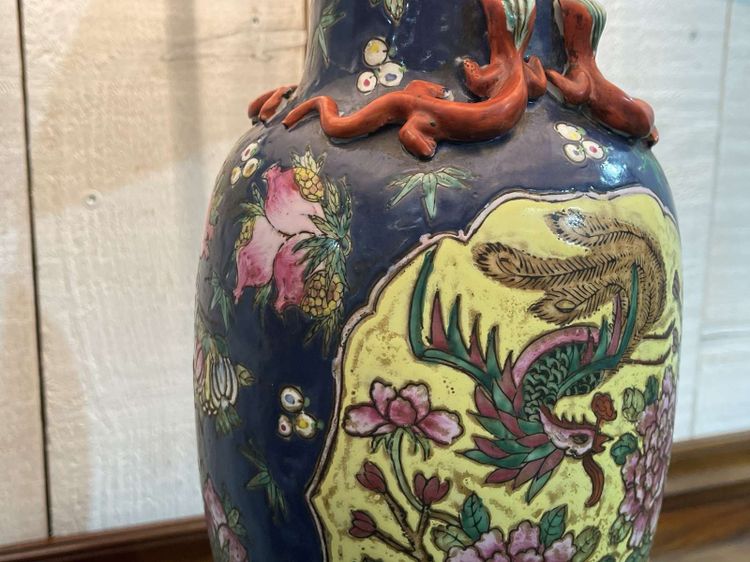 Early 20th century Chinese porcelain lamp