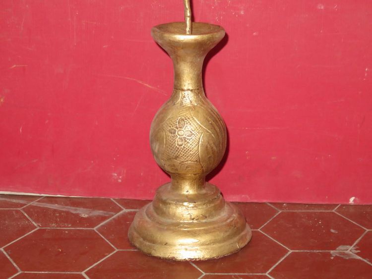 Vase with flower in gilded wood, 19th century.